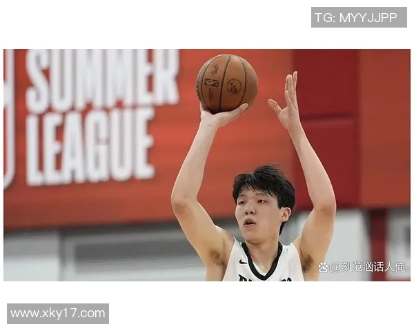 杨瀚森禁区内如壁垒般坚固原地起跳封盖对手上篮展现绝佳防守技巧